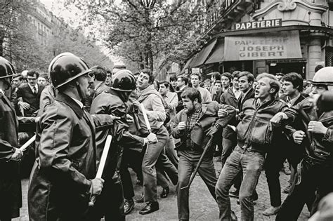 A Revolta dos Estudantes de Maio de 1968: Um Grito de Rebeldia Jovem Contra o Autoritarismo e a Sociedade Conservadora da França